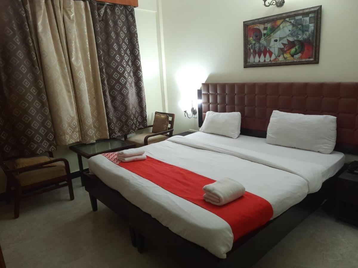 Hotel Surya Beach Inn Пурі Екстер'єр фото