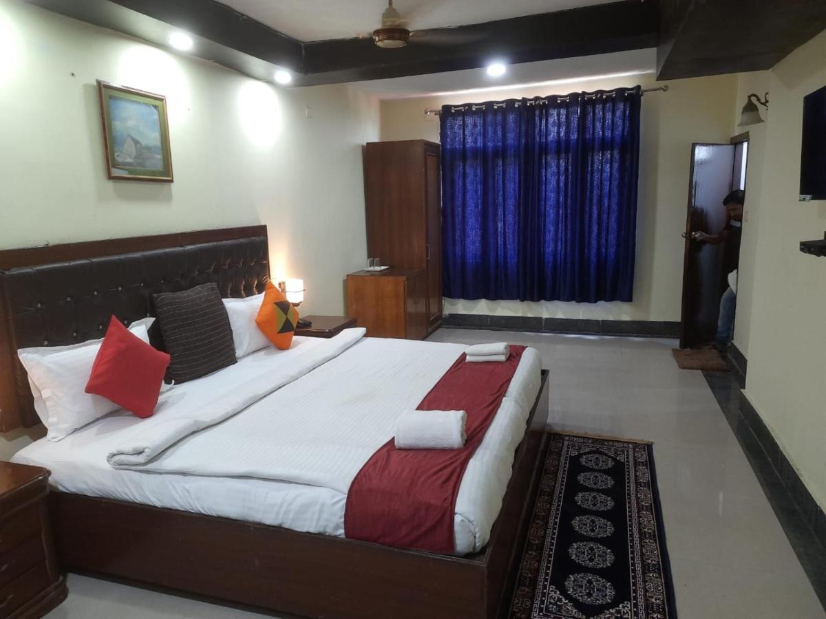 Hotel Surya Beach Inn Пурі Екстер'єр фото